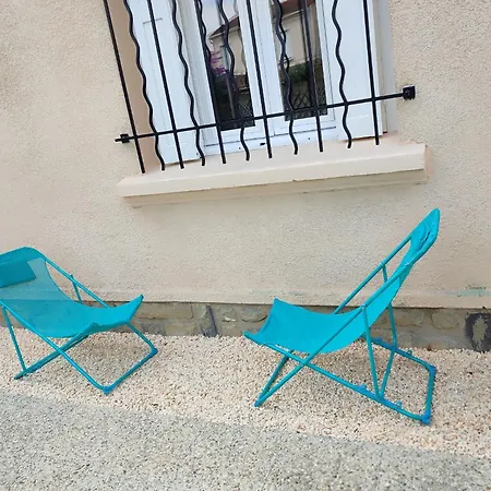 Holiday home Glycines *